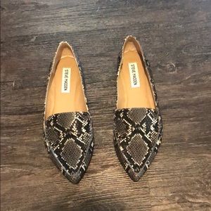 Steve Madden snake skin pointy toe flats